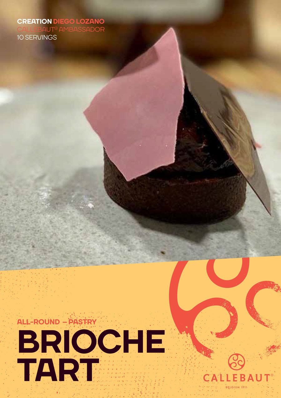 Tarta de brioche de chocolate del chef Callebaut Diego Lozano con decoración de ruby.